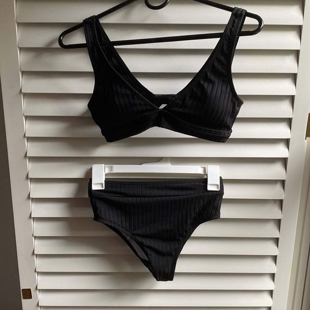 Black Ribbed Bikini Set. SHEIN; SIZE XS. Never Been Worn.